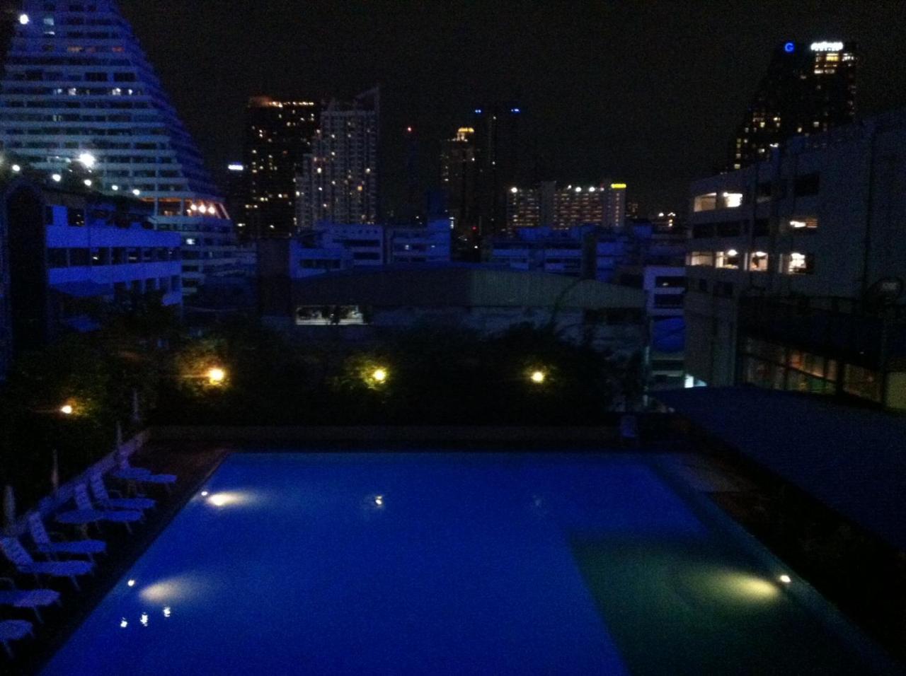 Panoramic City View Room At Silom Bangkok Exterior foto